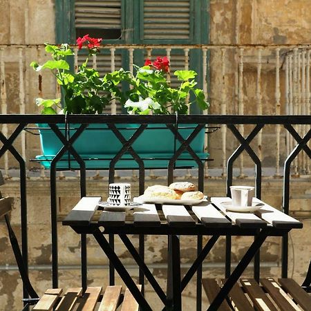 トラーニ Terra Del Sole Bed & Breakfast エクステリア 写真