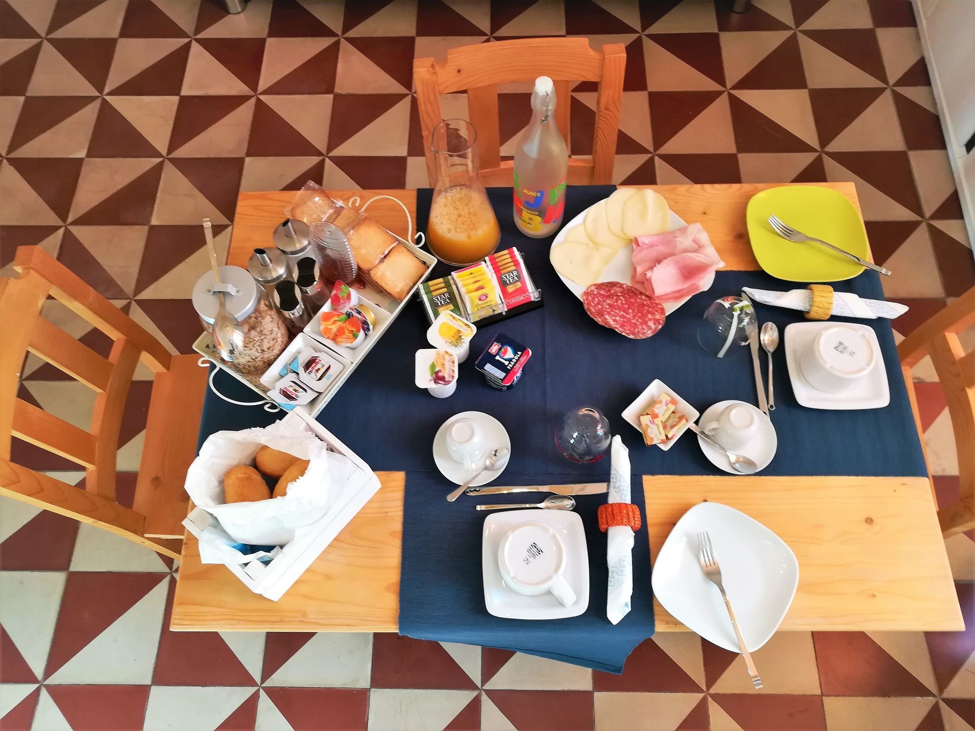 トラーニ Terra Del Sole Bed & Breakfast レストラン 写真